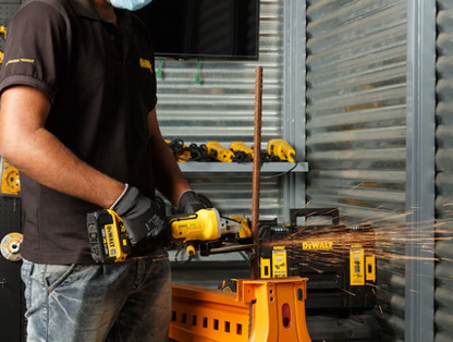 AMOLADORA 125MM XR 18V 2BAT 5AH+CARGADOR DCG405P2 DeWALT