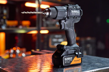 TALADRO PERCUTOR McLaren XR 18V 90Nm CARGADOR+2BAT5Ah, DCD86MP2T-QW, DeWALT