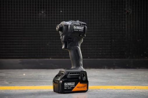 ATORNILLADOR IMPACTO McLaren XR 18V 1/4" 205Nm CARGADOR+2BAT5Ah, DCF86P2T-QW, DeWALT