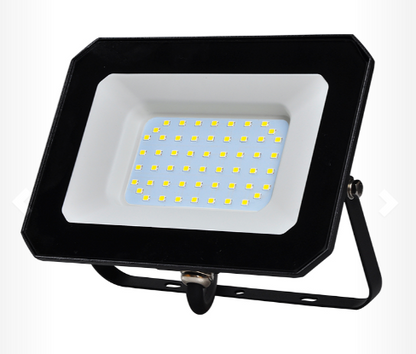 PROYECTOR LED ULTRAPLANO COMPACTO 5000K