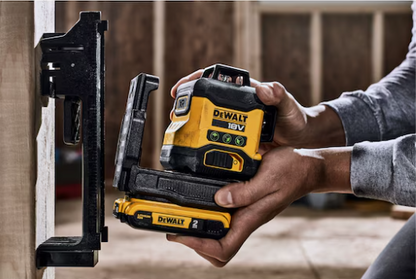 NIVEL LASER AUTONIVELANTE verde 3 lineas 360º con bateria 18v/2ah DCLE34031N, DeWALT