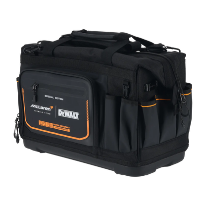 Vista adicional de la bolsa DeWalt McLaren DWST60104-9 negra con detalles naranjas